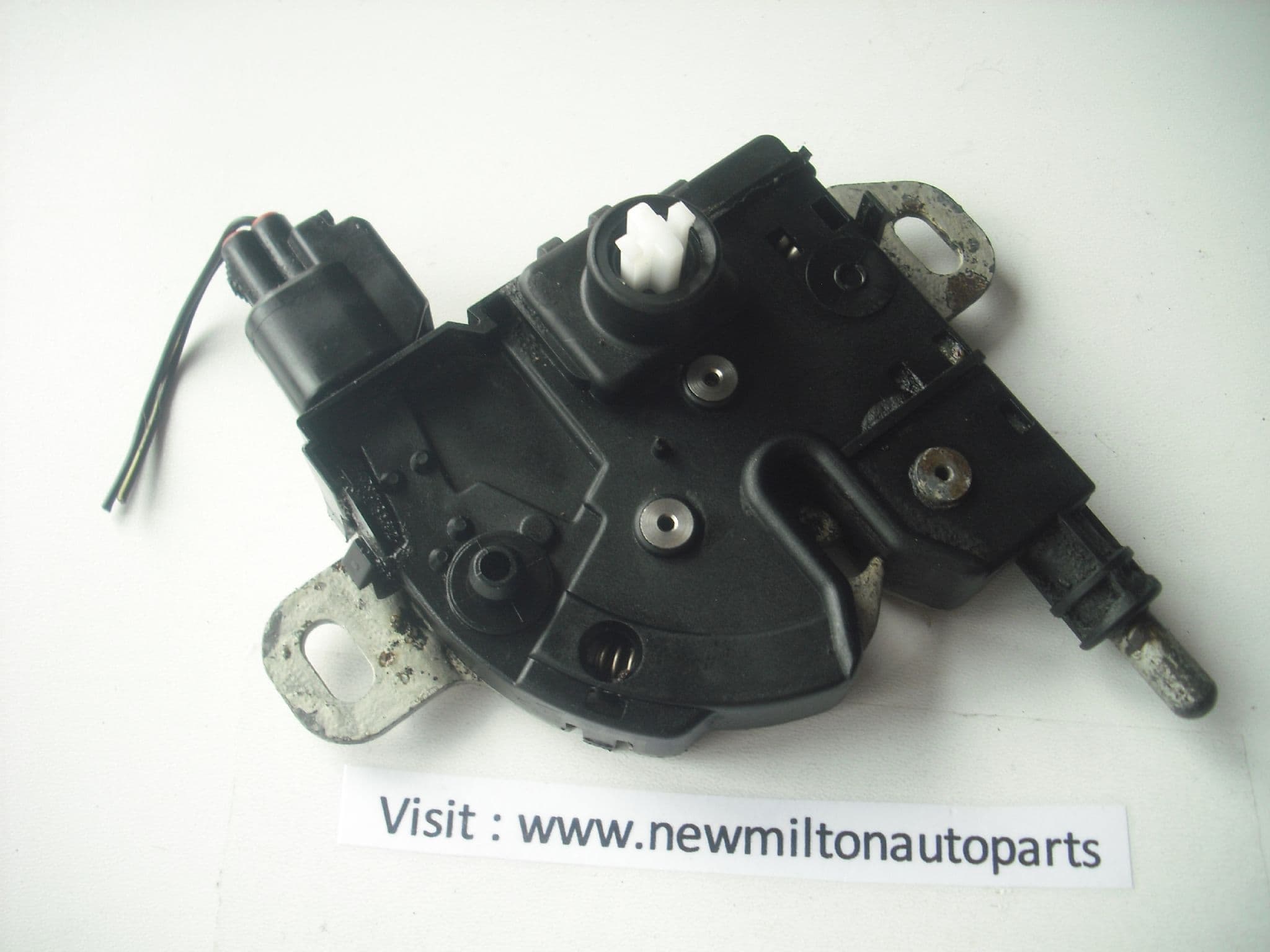 SOLD 3M51-16700-BB FORD FOCUS MK2 AND C MAX BONNET RELEASE CATCH MECHANISM