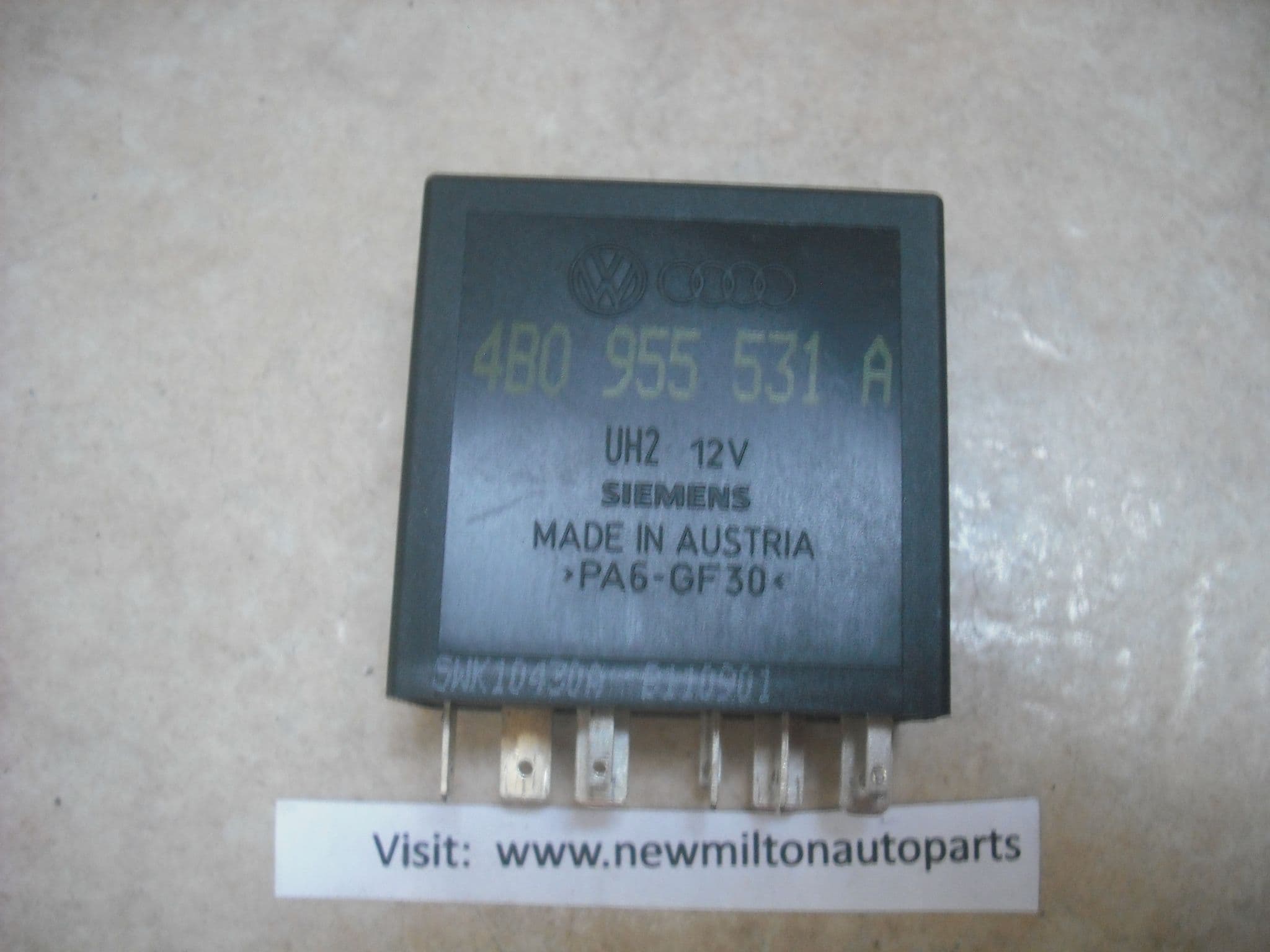 SOLD 4B0 955 531 A AUDI TT MK1 INTERMITTENT WINDSCREEN WINDOW