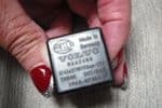 SOLD    9442468   A GENUINE VOLVO 940 INDICATOR FLASHER RELAY