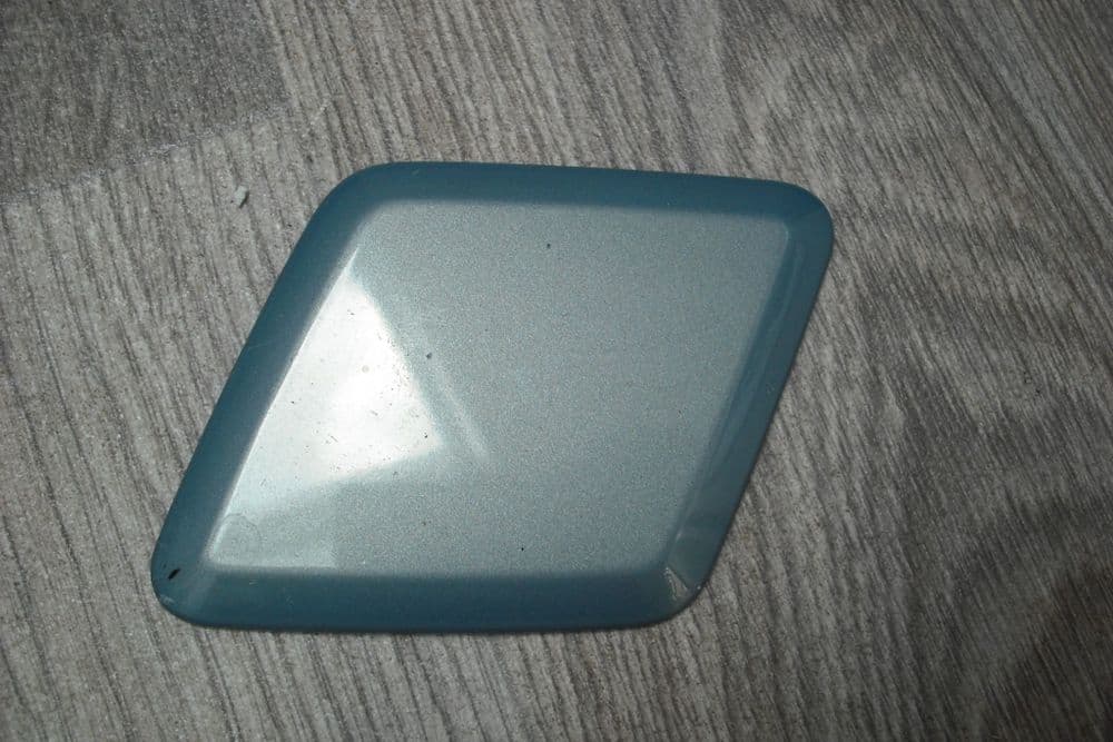 SOLD A GENUINE FORD FOCUS MK2 FRONT BUMPER HEADLIGHT WASHER JET COVER ...