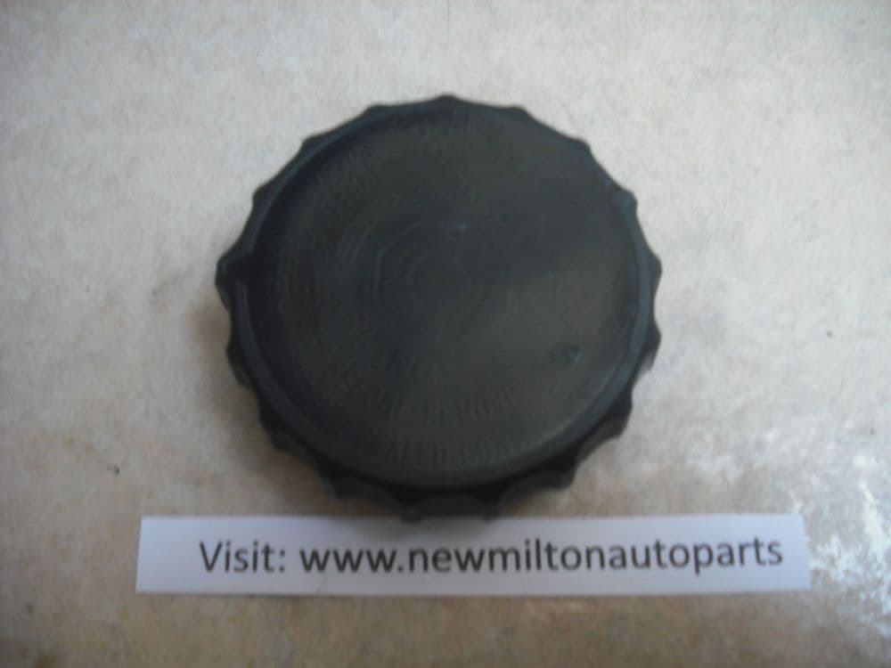 SOLD A GENUINE LEXUS IS200 IS300 BRAKE FLUID MASTER CYLINDER FILLER CAP