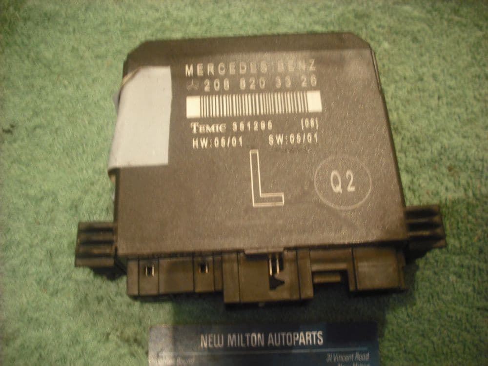 SOLD A GENUINE MERCEDES BENZ W208 CLK AND CONVERTIBLE WINDOW CONTROL ...