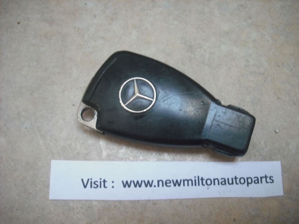 SOLD A GENUINE MERCEDESC W169 A CLASS REMOTE CENTRAL LOCKING KEY FOB 2