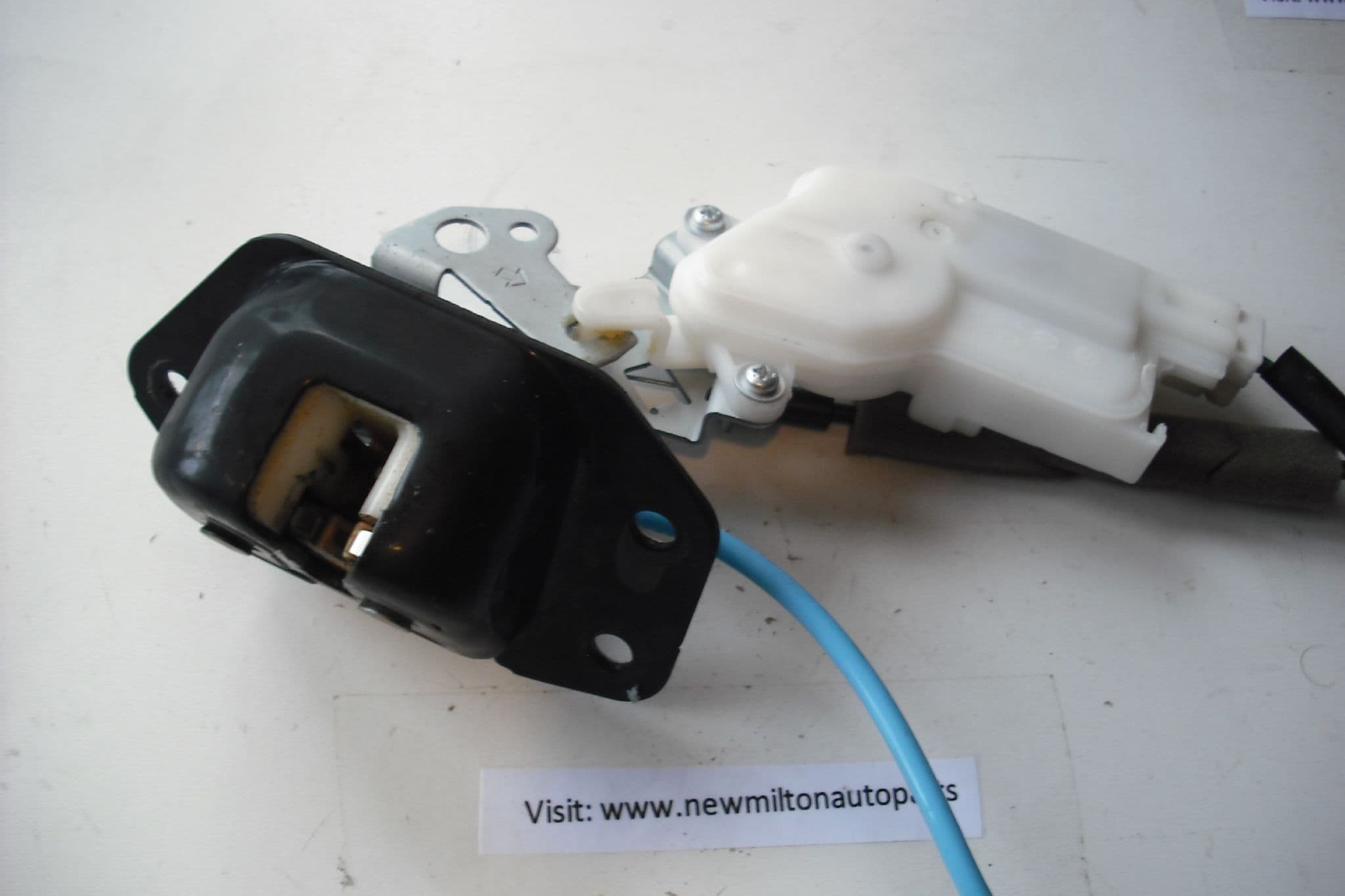 New Tailgate Boot Lock Latch For Nissan Qashqai 2007-2013 – 90502-2DX0A