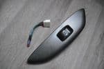 SOLD    A GENUINE TOYOTA YARIS MK1  FRONT PASSENGER DOOR ELECTRIC WINDOW SWITCH