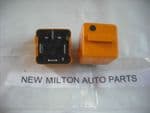 sold BMW E34 E36 2 X ORANGE RELAYS 61.31 1 378 301