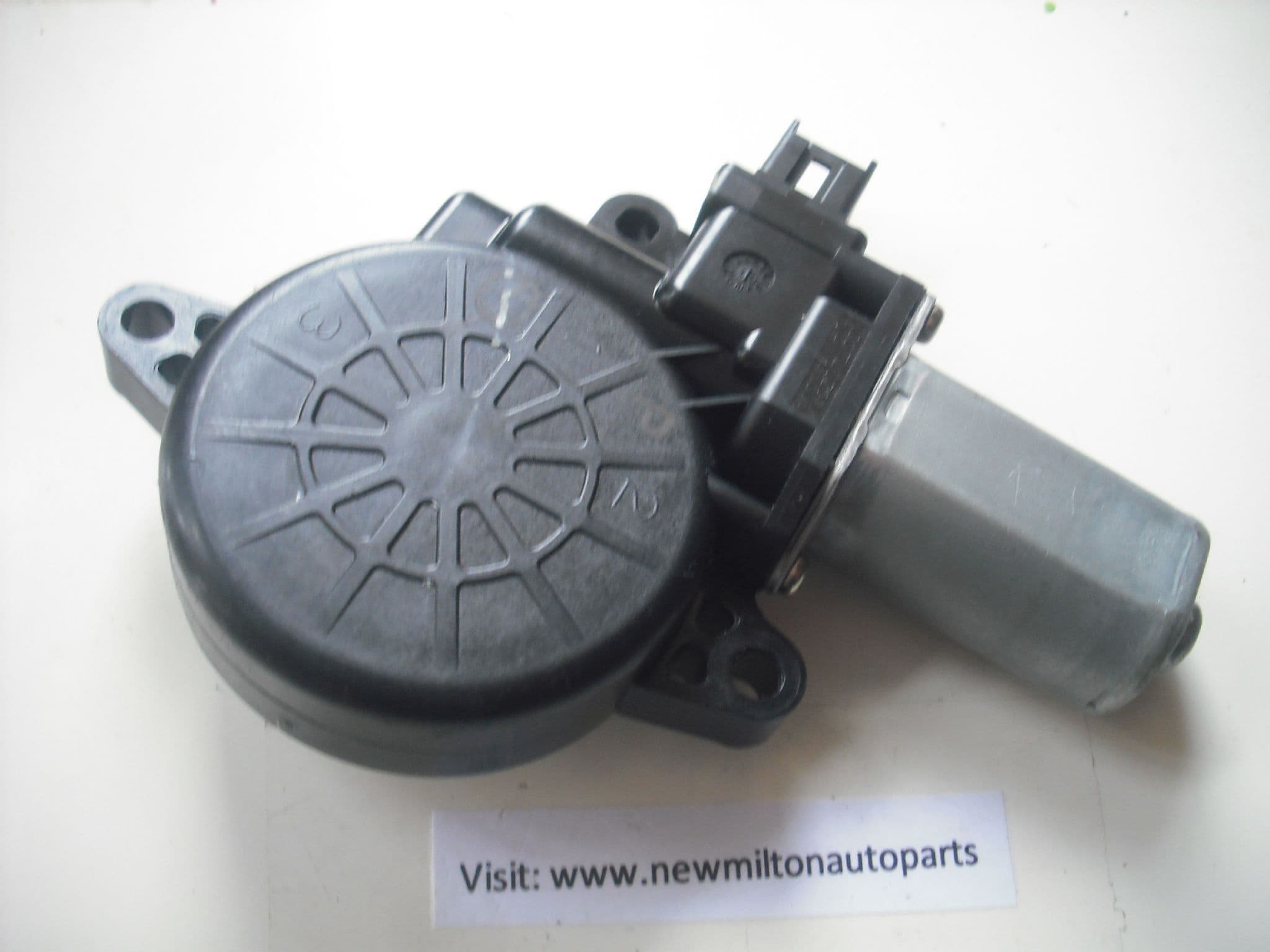 sold D651 58 58X CM012030 MAZDA 6 FRONT OR REAR DOOR WINDOW LIFT MOTOR