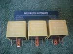 SOLD      GENUINE ROVER 25 200 45 400 YELLOW RELAYS YWB 000410   40A 12VDC