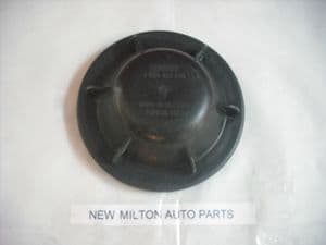 SOLD   HEADLIGHT HEADLAMP REAR BULB CAP COVER  1996-1999  bosch  1 305 219  065   1305219005