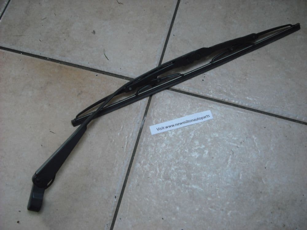 SOLD NISSAN MICRA K11 REAR WINDOW WIPER ARM AND BLADE
