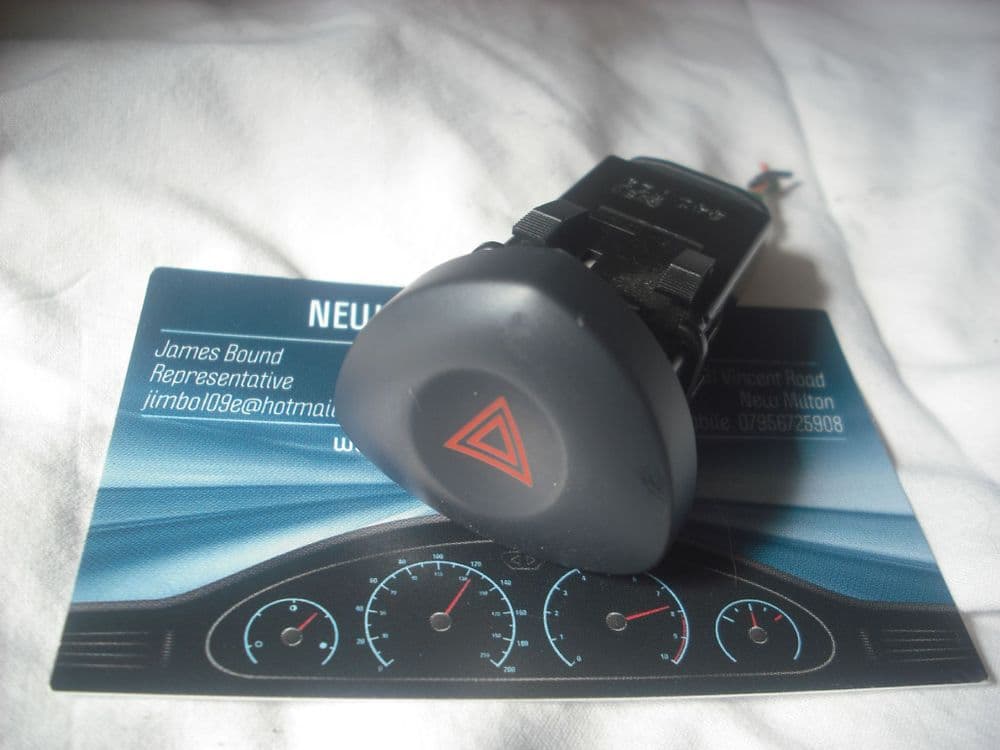 sold RENAULT CLIO MK2 HAZARD WARNING LIGHT SWITCH 20012005