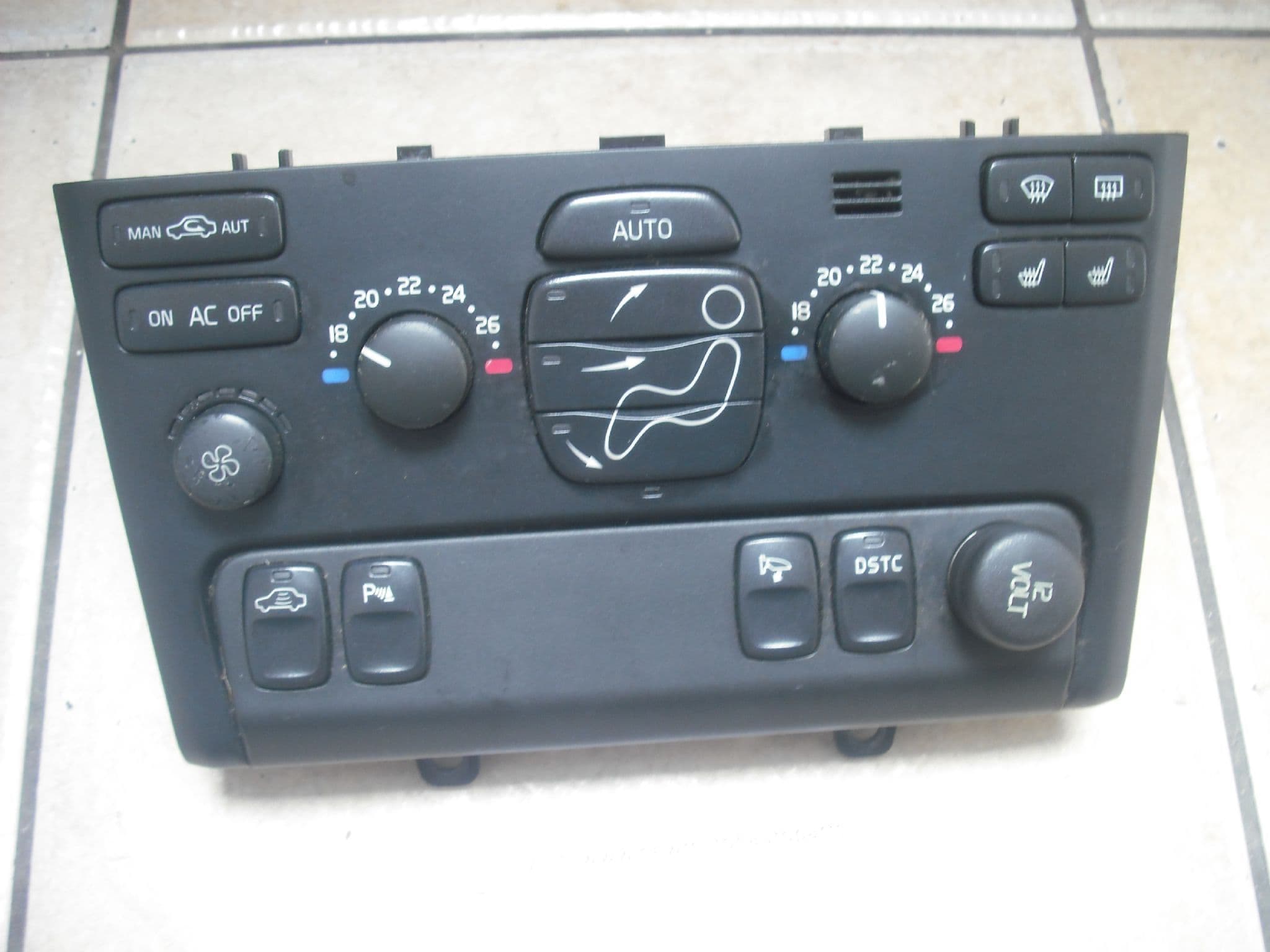 SOLD SN31417222 VOLVO XC90 ACC AUTO HEATER CLIMATE CONTROL