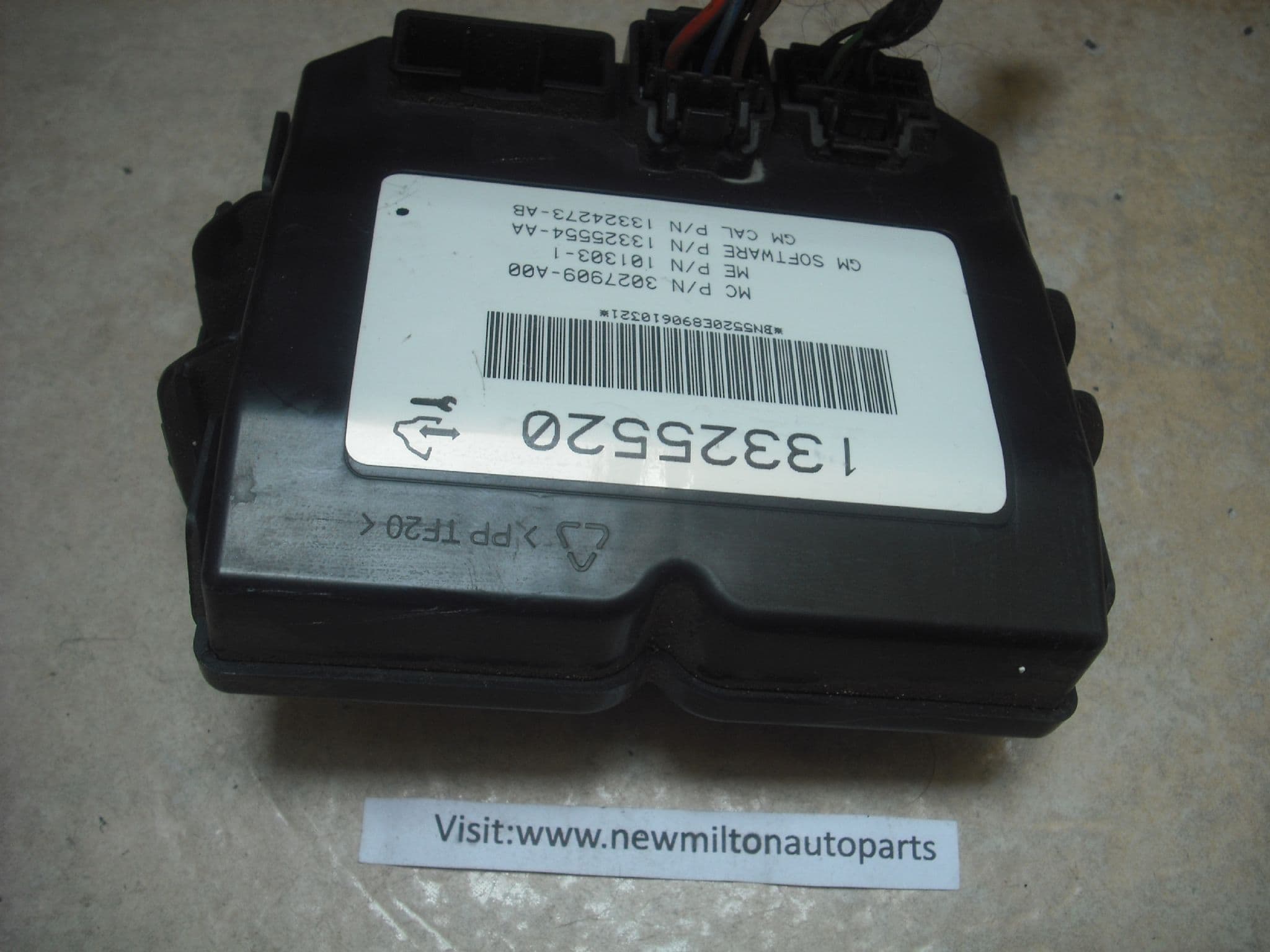 SOLD SOLD 13325520 VAUXHALL INSIGNIA MK1 ESTATE BOOT LID TAILGATE ECU