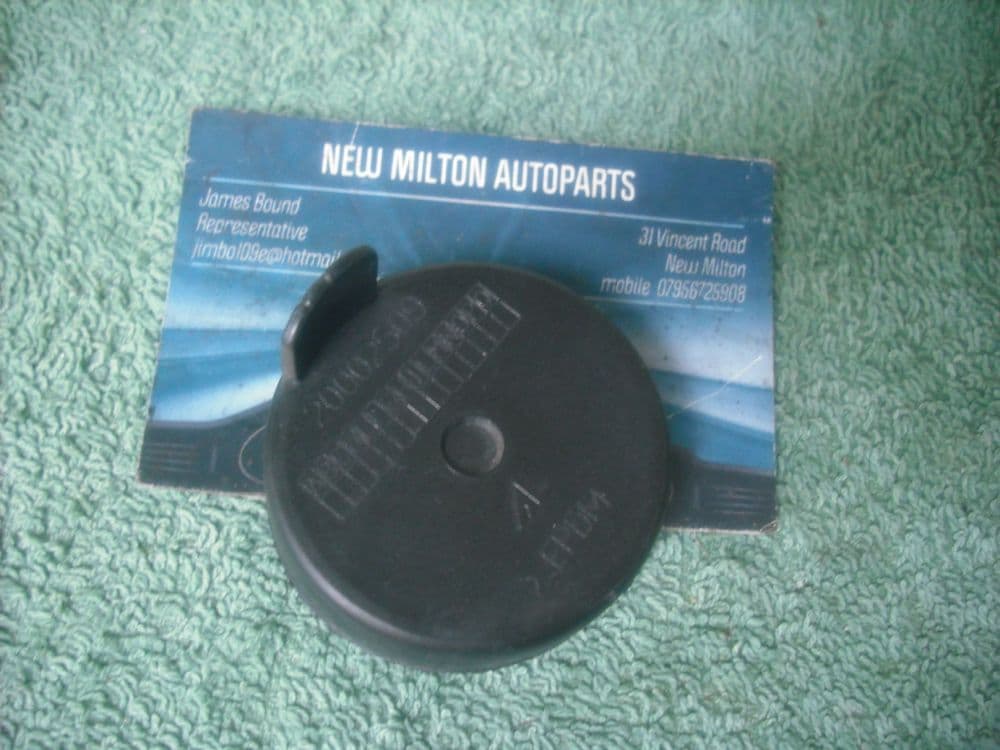 SOLD SOLD 20002509 A GENUINE FIAT 500 HEADLIGHT HEADLAMP BULB COVER