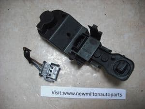 SOLD  SOLD   6L5 945 231  SEAT LEON REAR BOOT /  TRUNK LIGHT BULB HOLDER