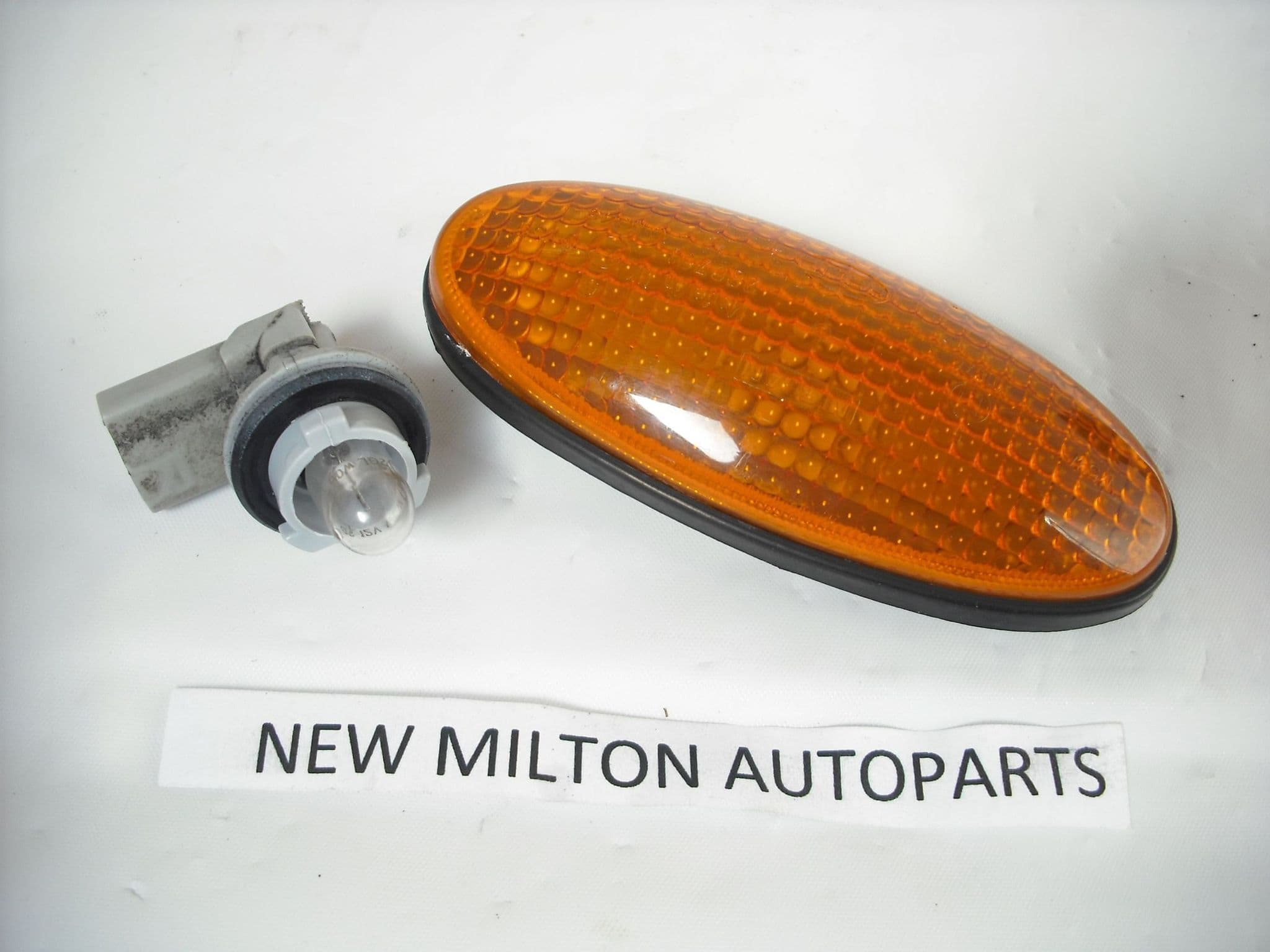sold sold A GENUINE NISSAN MICRA K11 19992002 FRONT WING SIDE MARKER