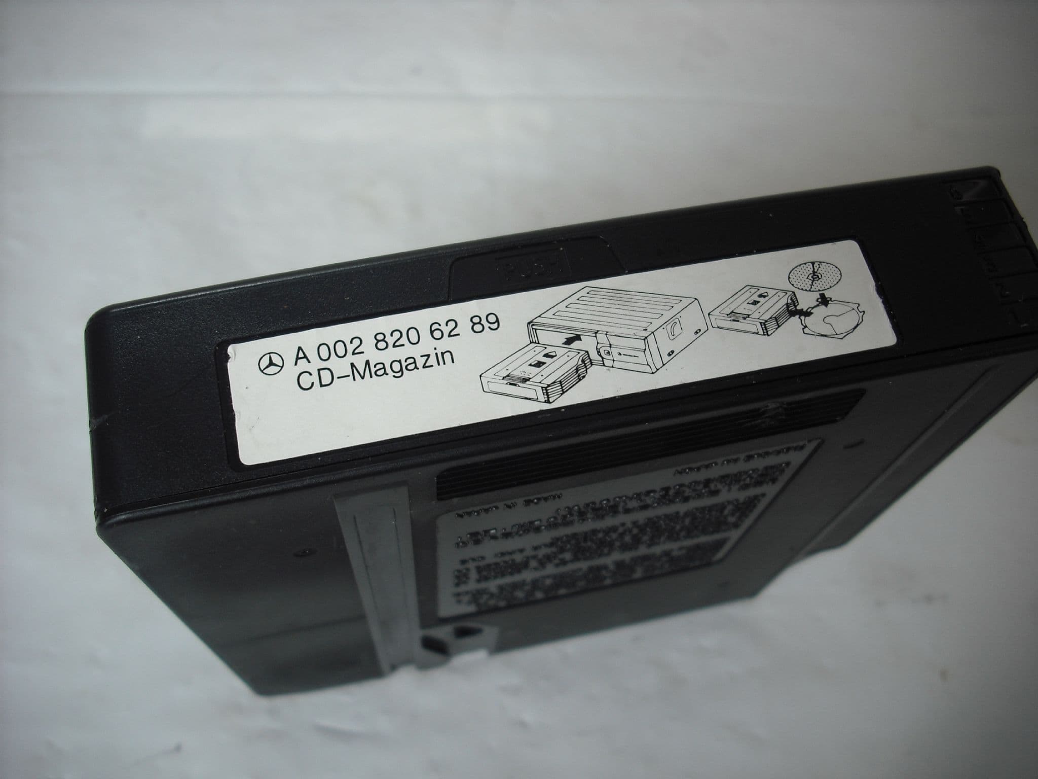 SOLD SOLD BENZ W210 E CLASS BOOT CD CHANGER 6 CD CASSETTTE A