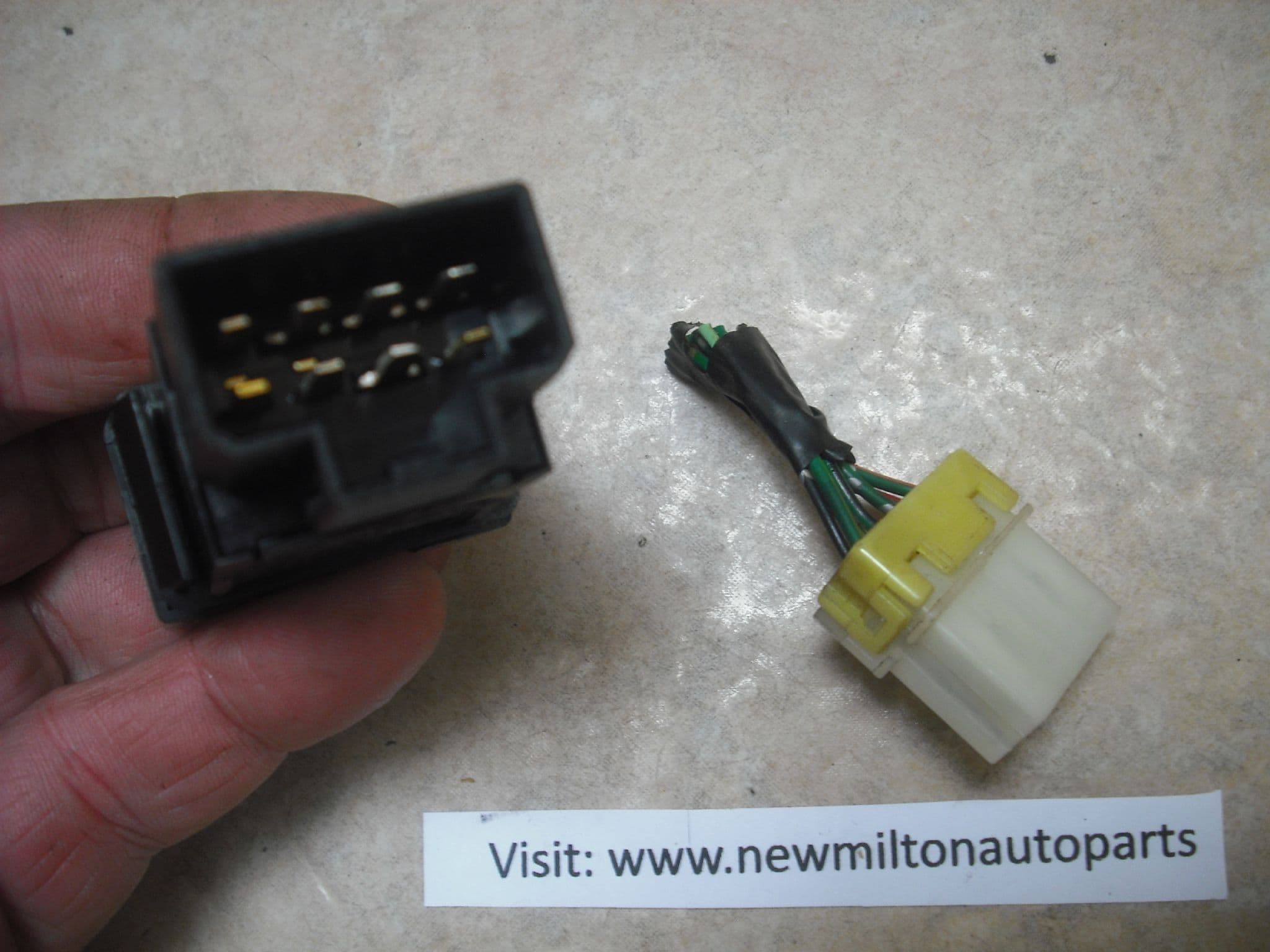 SOLD SOLD GENUINE NISSAN MICRA K11 HAZARD WARNING LIGHT SWITCH