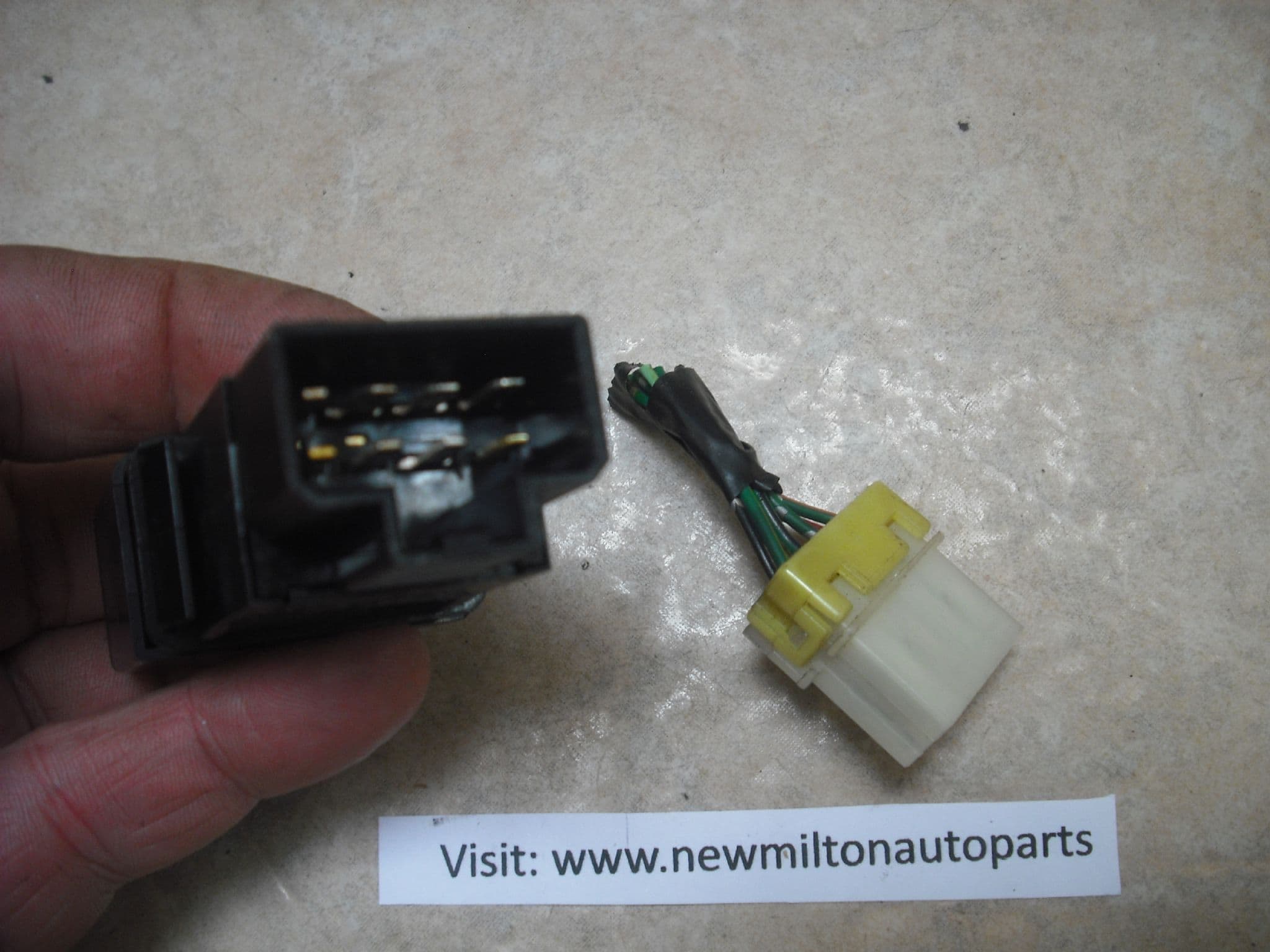 SOLD SOLD GENUINE NISSAN MICRA K11 HAZARD WARNING LIGHT SWITCH