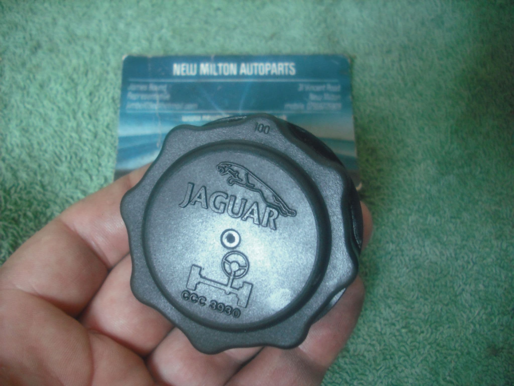 SOLD SOLD JAGUAR XJ40 XJ6 POWER STEERING FLUID FILLER CAP