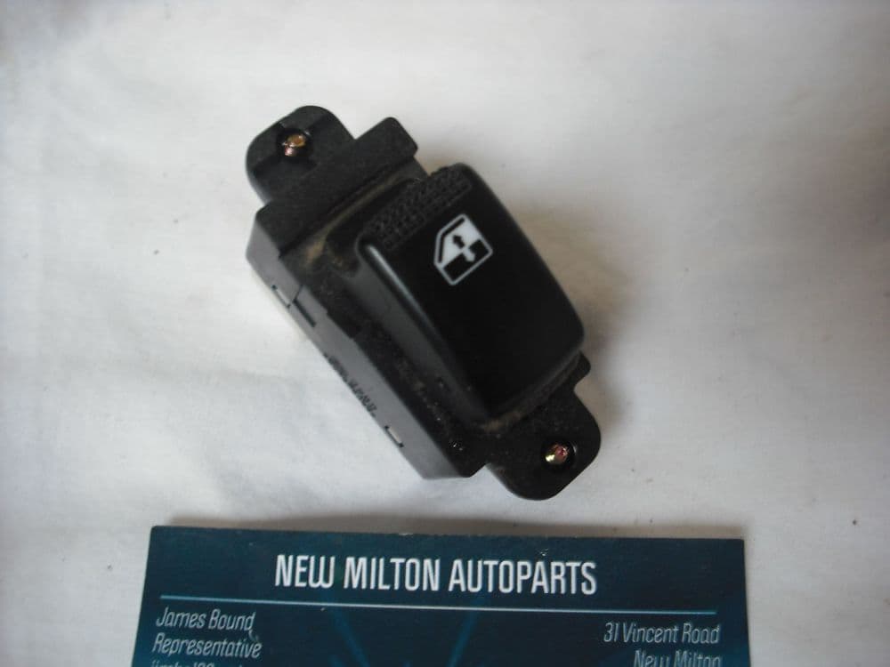 SOLD SOLD KIA RIO MK1 REAR OR FRONT PASSENGER DOOR ELECTRIC WINDOW SWITCH