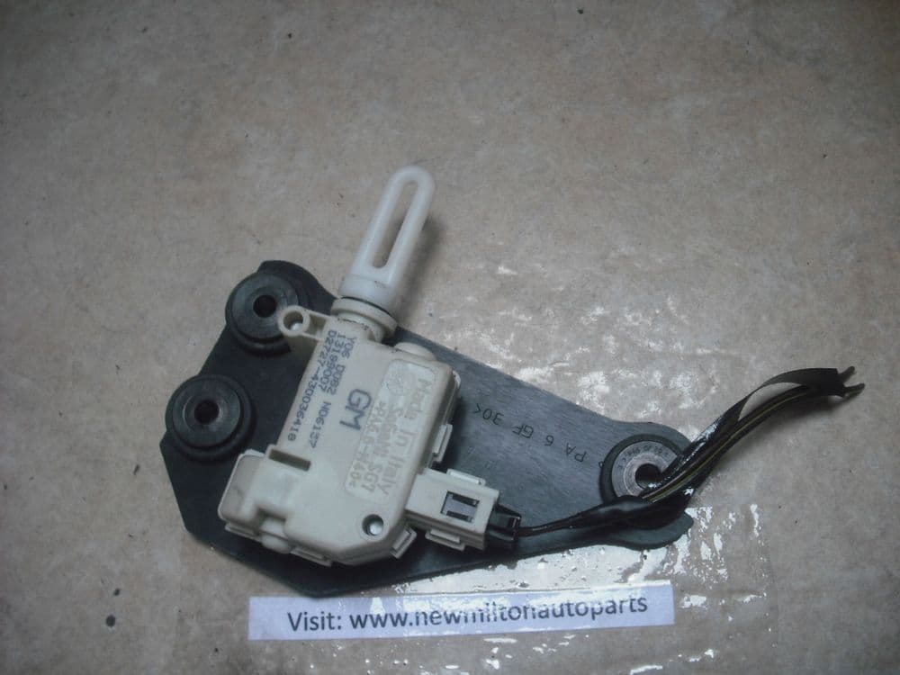 sold Y06 D082 N06157 13199007 VAUXHALL MERIVA MK1 TAILGATE BOOT LOCK