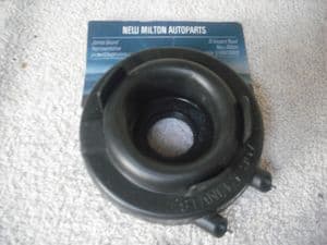 SORRY NOW SOLD   A GENUINE HONDA HRV  HEADLIGHT HEADLIGHT RUBBER BULB COVER CAP   STANLEY 907-36500