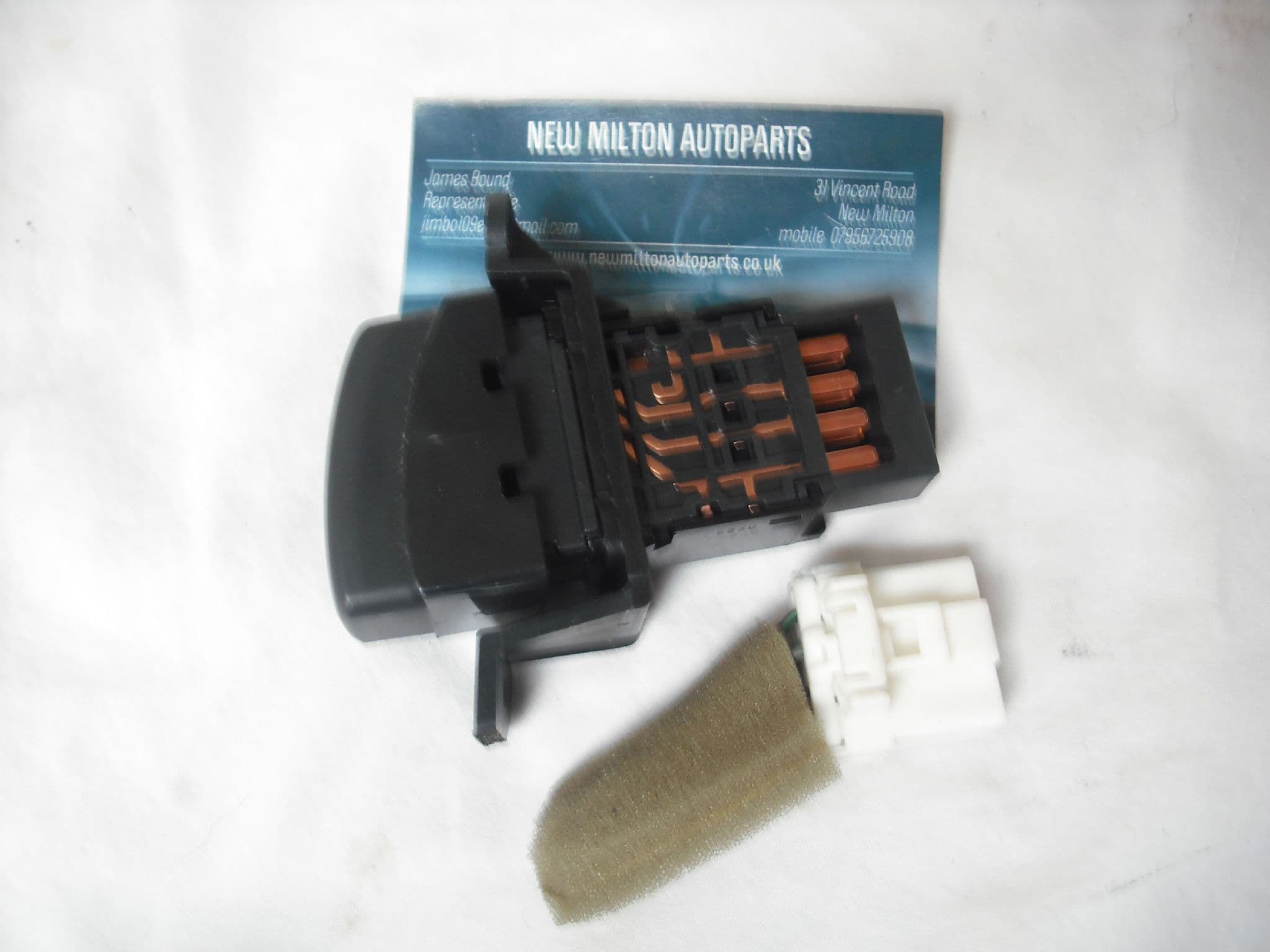 SUBARU LEGACY OUTBACK HAZARD WARNING LIGHT SWITCH NILES 06016