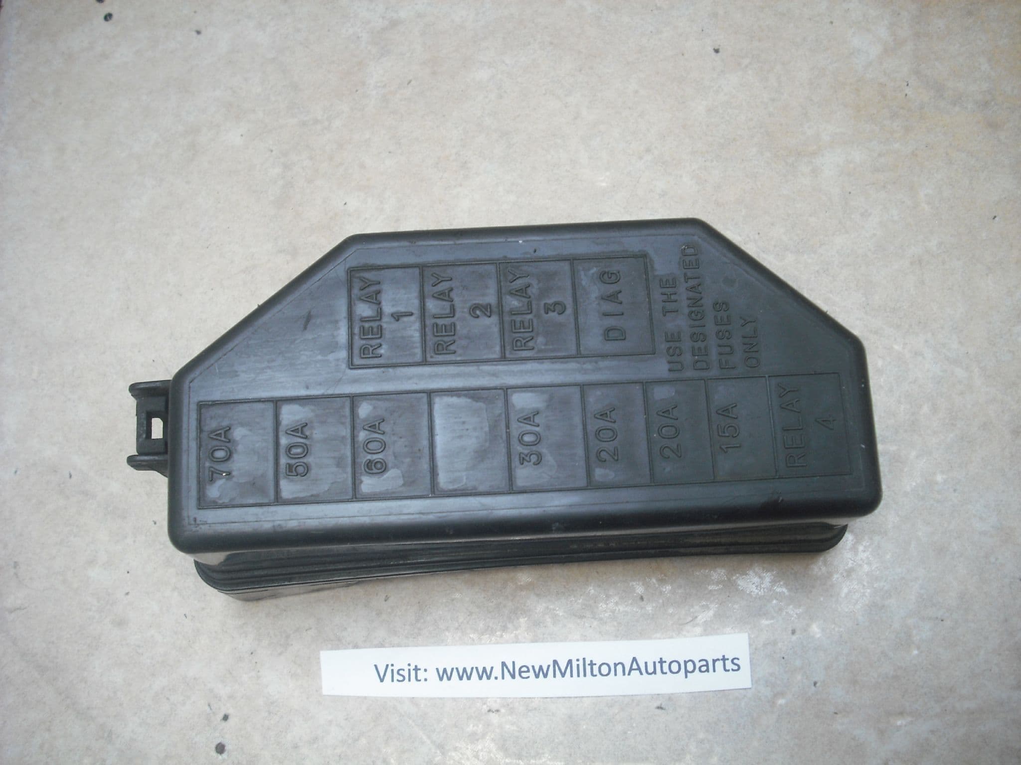 SUZUKI SUPER CARRY VAN FUSE BOX / RELAY ELECTRICAL TRAY LID COVER