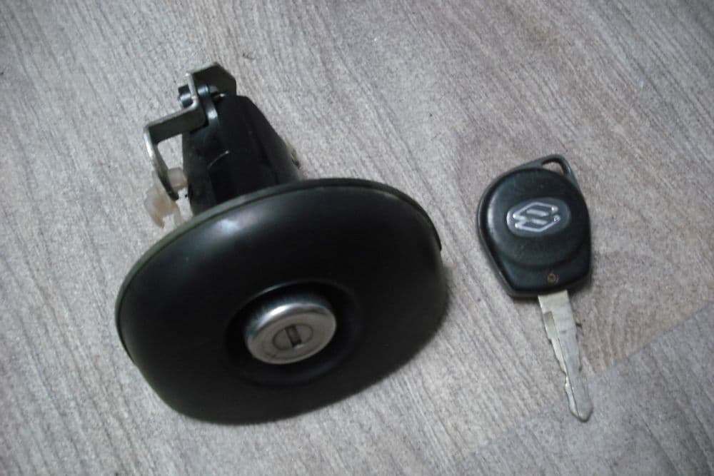 SUZUKI WAGON R REAR BOOT TAILGATE LOCK AND KEY