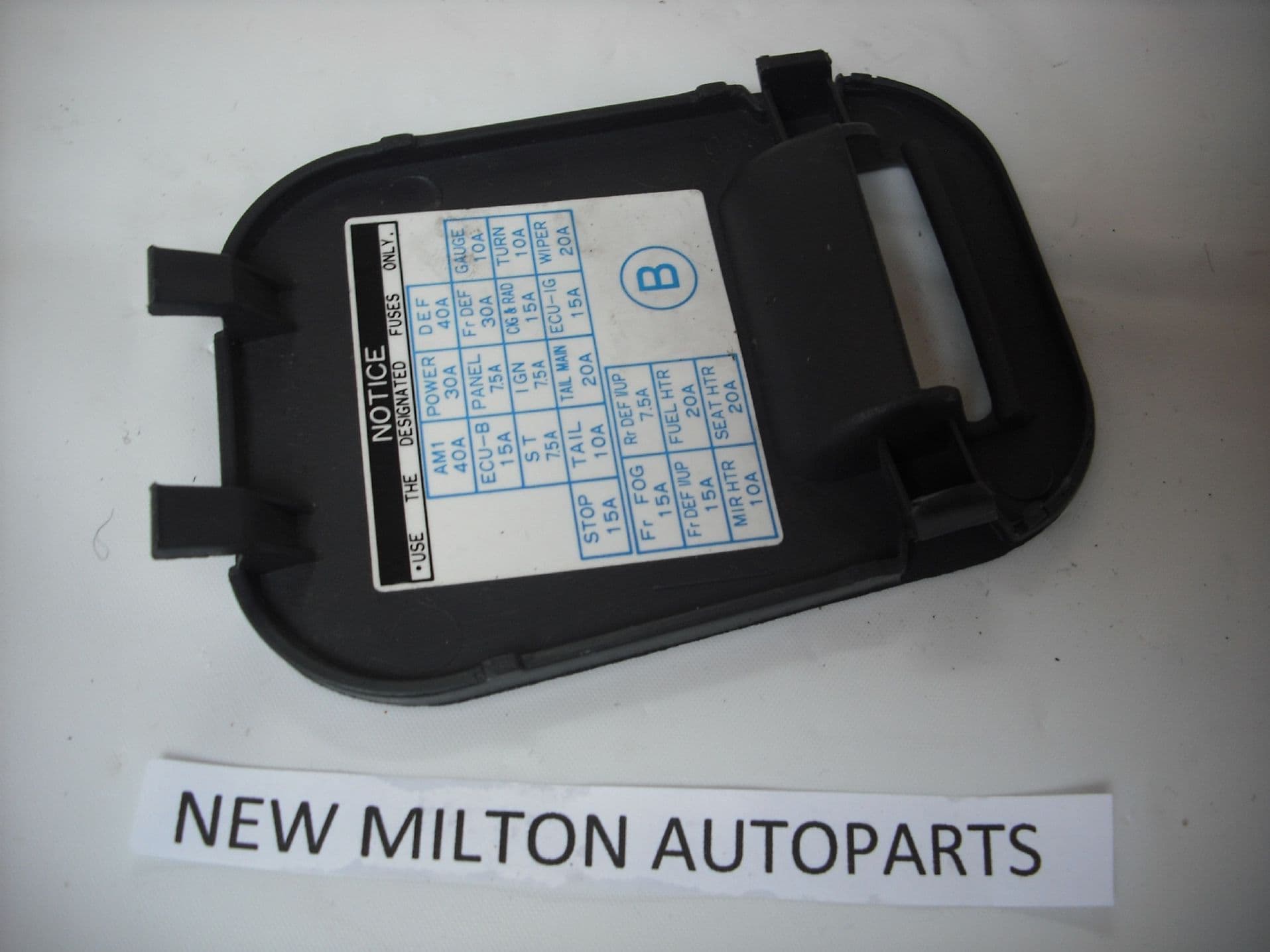 TOYOTA CARINA E DASH FUSE BOX COVER UK RIGHT HAND DRIVER CARS