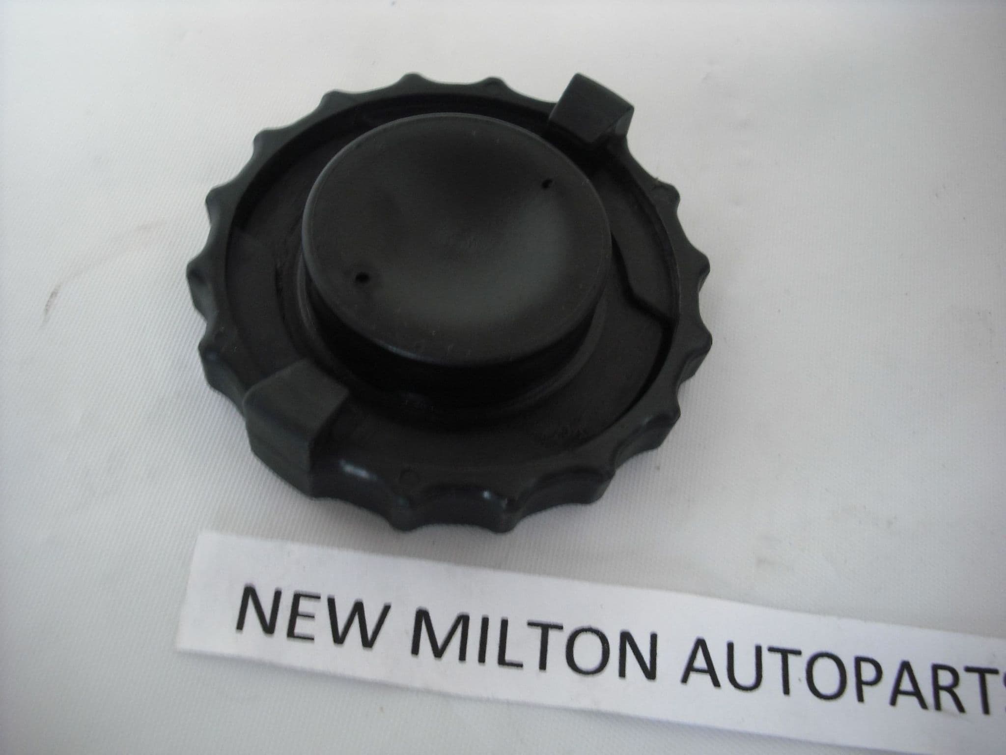 TOYOTA PREVIA LUCIDA ESTIMA EMINA POWER STEERING FLUID FILLER CAP