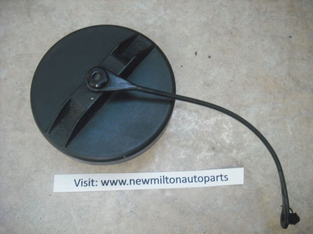 TOYOTA YARIS AND VERSO A GENUINE TOYOTA PETROL FUEL CAP