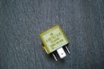 TYCO A0025421419   V23134-A52-X335   MERCEDES SMART CAR  YELLOW RELAY