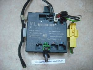 VL  A2048206985  MERCEDES BENZ W204 C CLASS FRONT DOOR CONTROL MODULE   LEFT SIDE
