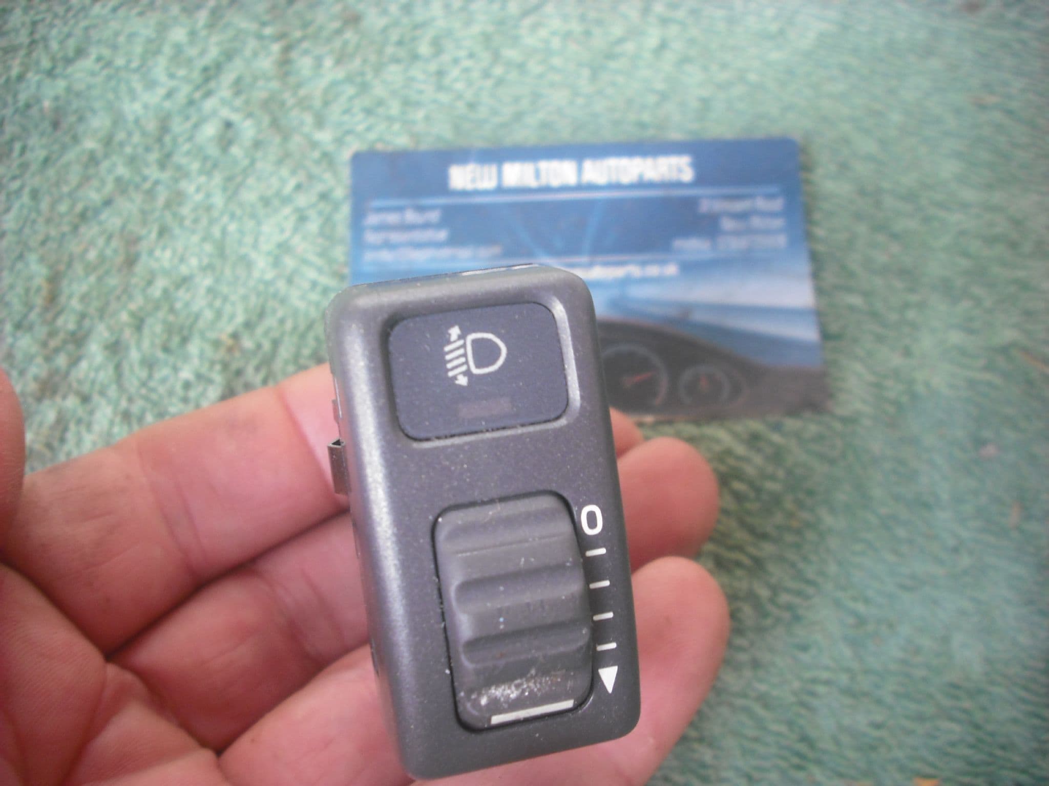 VOLVO C70 S70 V70 HEADLIGHT HEADLAMP HEIGHT LEVEL ADJUSTMENT SWITCH 9162960