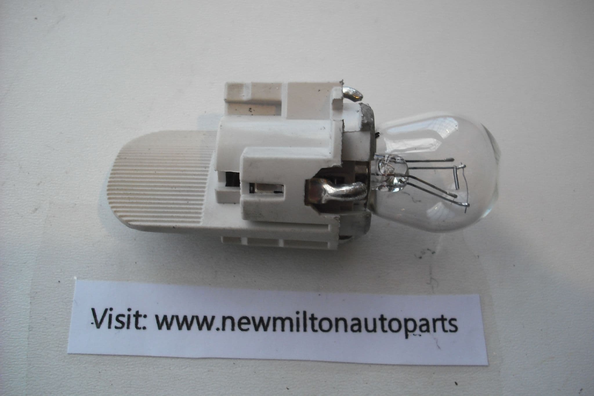 Genuine Volvo 8662986 Indicator Lamp Holder With Bulb - Fits S60, V70, V70XC