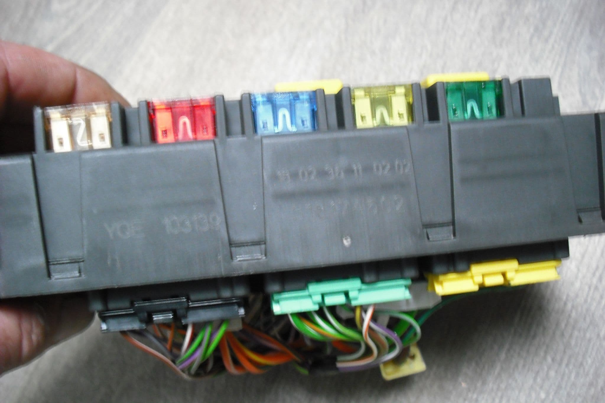 rover 75 cigarette lighter fuse YQE 103139 518174602 ROVER 75 FUSE BOX
