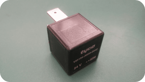 Dennis Eagle Part No : 615804. 24V Electromagnetic Relay. OE.