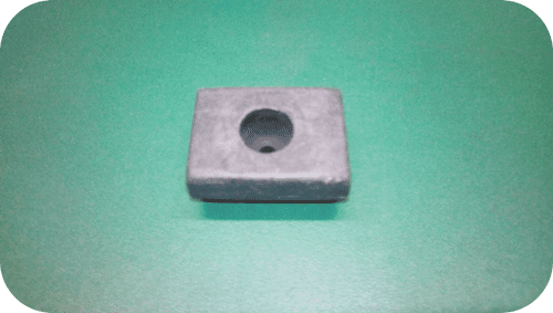 Land Rover : 332146. Tailgate Buffer. OE.