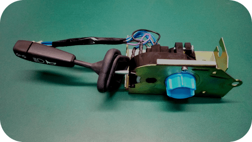 Land Rover : AMR6105. Switch Indicator/Horn/Headlamp Dip. OEM.