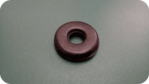 Land Rover : RRC4965. Grommet. OE.