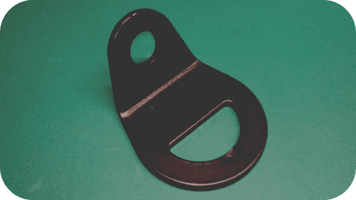 Land Rover : RRC8187. Bracket. Rear Seat Belt. OE.