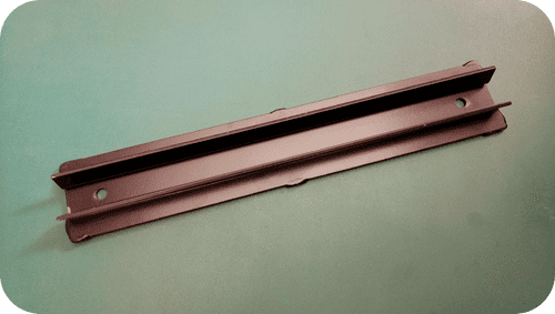 Land Rover : RRC8687. Clamp / Retainer. OE.