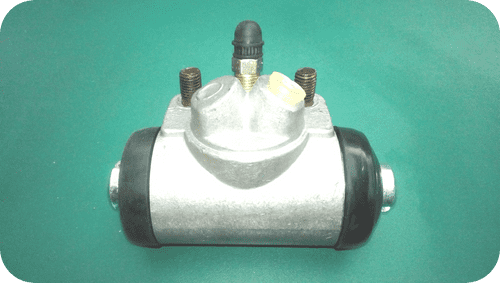 Land Rover : RTC3626. R/H/R Wheel Cylinder. OEM.
