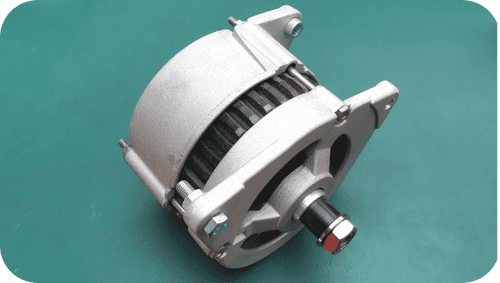 Land Rover : RTC5683E. Alternator. OEM.