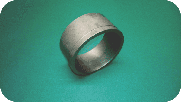 Land Rover : TCK100090. Spacer. OE.