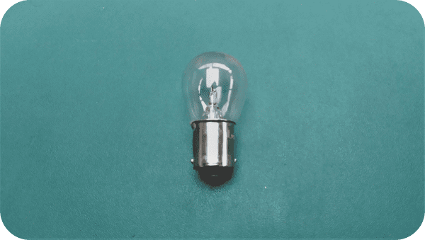 Unipart Bulb     :     GLB345TBX. 28V 26W BAY15s. OEM.