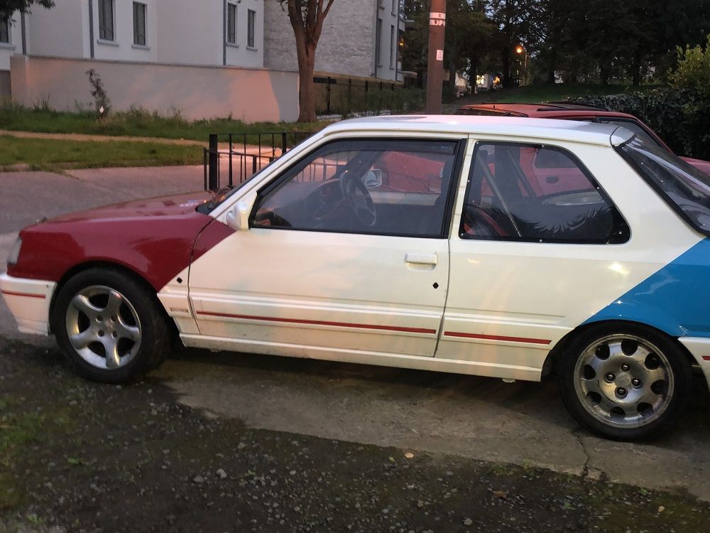 Peugeot 309 GTi On Gaz Gold Coilovers