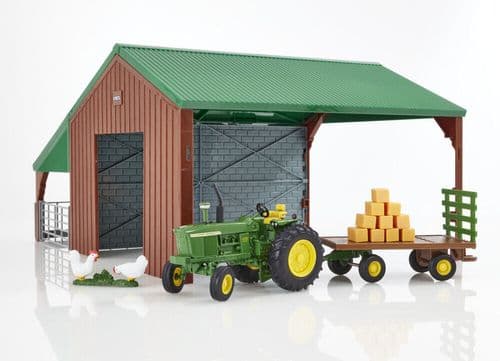 Tomy 1: 32 Shed With John Deere Tractor + Trailer + Accessories Ages 3+